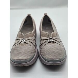 BZees Niche Women's Size 10M Tan Beige Slip-On Comfort Ballet Flat Shoes